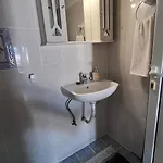 شقة Sylvia's Skaliá