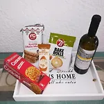 Sylvia's * Skaliá