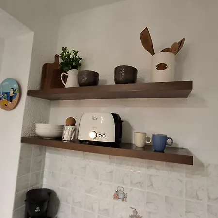 Sylvia's * Skaliá