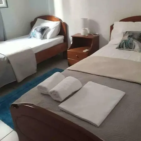 Sylvia's * Skaliá